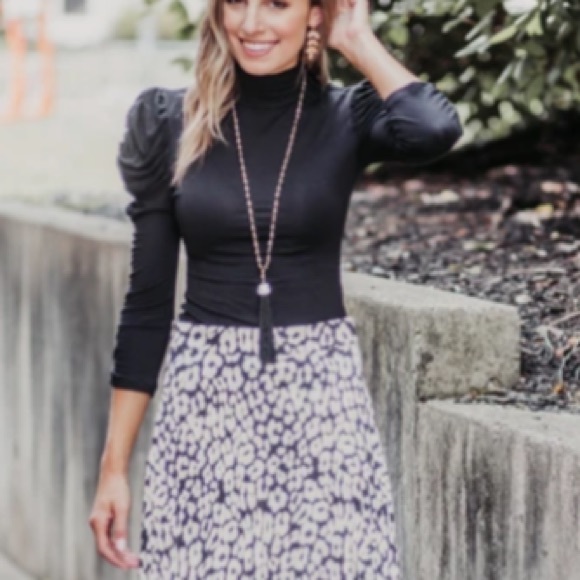 Rouch sleeve bodysuit - Picture 5 of 12